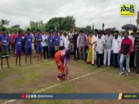 MLA Roja Plays Kabaddi With Her Husband Selvamani
