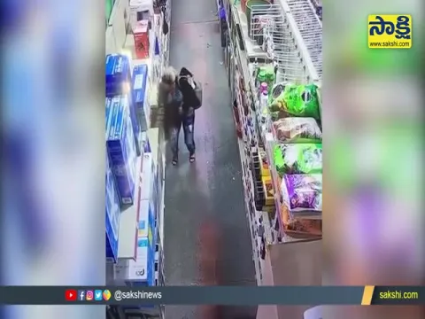 Viral Video: Women Thief Steal A Chainsaw In Large Store