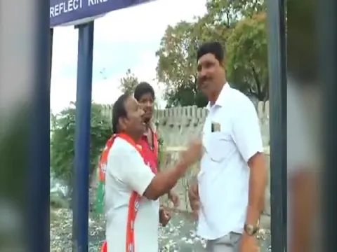Farmar BJP MLA Slapping Police Constable In Karnataka