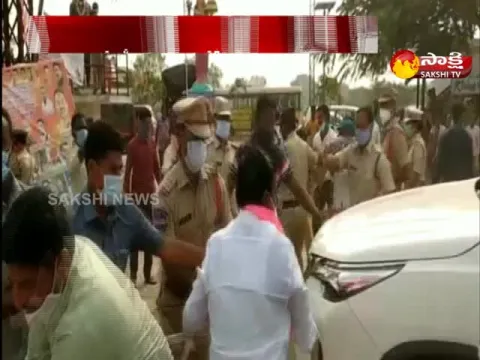 clash between trs and bjp leaders in nizamabad