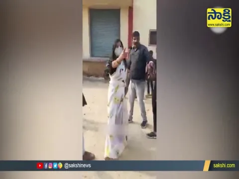 Viral Video: Singer Mangli Mobbed By Fans In Ongole