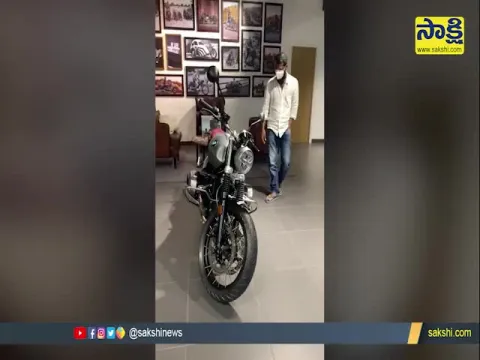 Kollywood director vetrimaaran buys new bmw bike