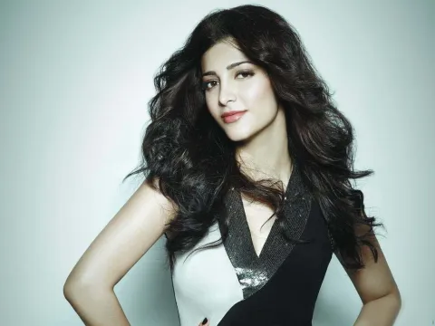 kollywood actress shruti haasan focus on web series