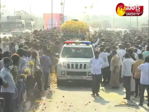 Crowd At Mekapati Goutham Reddy Funeral At Udayagiri