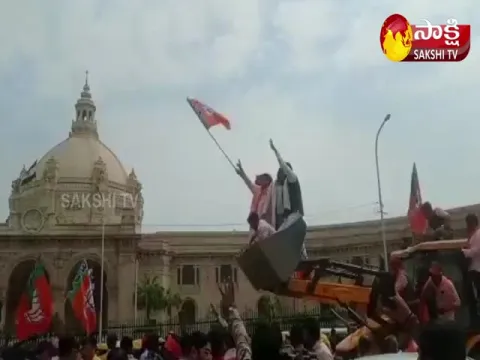 BJP Leaders Different Victory Celebration