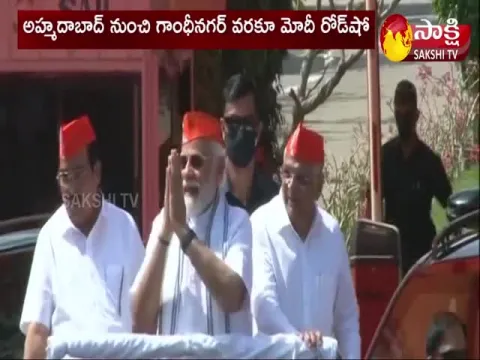 PM Narendra Modi Grand Roadshow In Gujarat