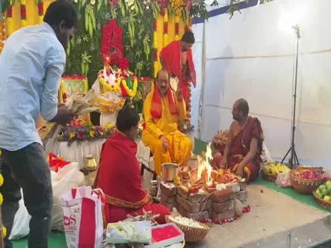 Hyderabad: Minister Satyavathi Rathod Perform Mrityunjaya Homam For CM KCR