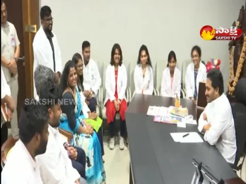 Ukraine Students From AP Meets CM YS Jagan In Amaravathi