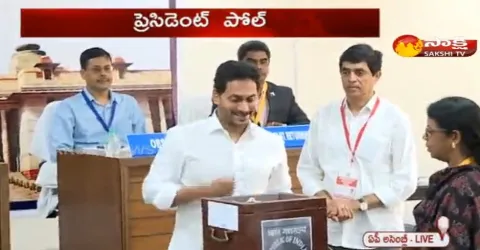 AP CM YS Jagan Casts His Vote in Presidential Election 2022 