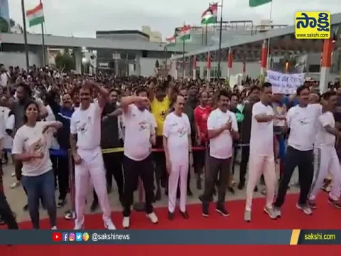 Hyderabad CP CV Anand And Telangana Ministers Dance For DJ Tillu Song