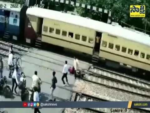 The Train Ran over the Bike in Uttar Pradesh Etawah Video Gone Viral