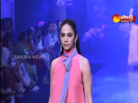 Bombay Times Fashion Week : Models Walk The Ramp
