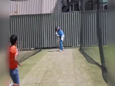 11 Year Old Boy Impresses Rohit Sharma With His Bowling At WACA