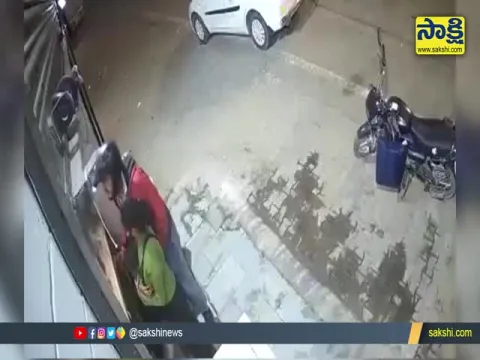 Viral Video: Man Loses Toyota Fortuner At Gunpoint On Busy Delhi Road