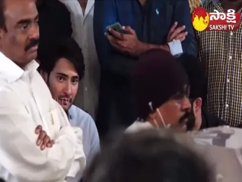 Jr Ntr And Naga Chaitanya Pays Tribute to Super Star Krishna 