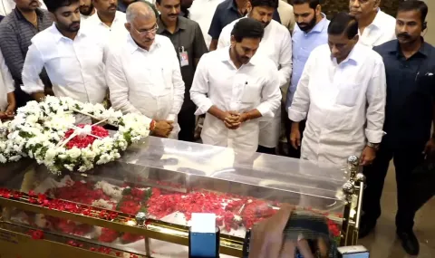 CM YS Jagan Pays Tribute To Super Star Krishna 