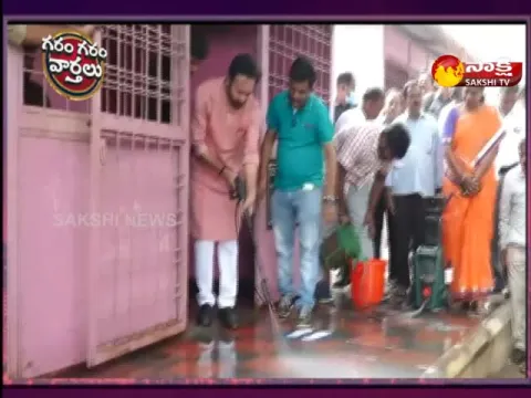 Union Minister Kishan Reddy Cleaned the Toilet in Government School