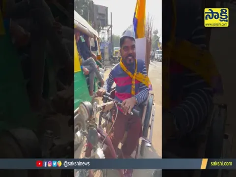 Viral Video: Disabled Person Campaigning For Kejriwal in Gujarat