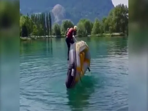 Man Showing His Talent on Rowing Boat Video Goes Viral