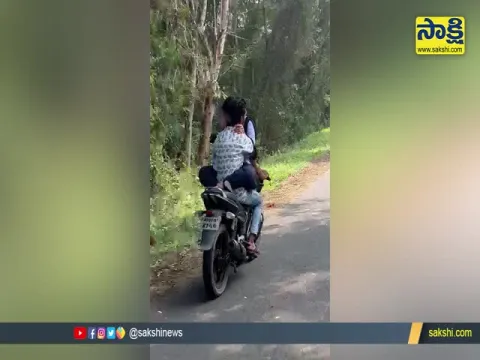 Lovers Romance On Bike In Vizag