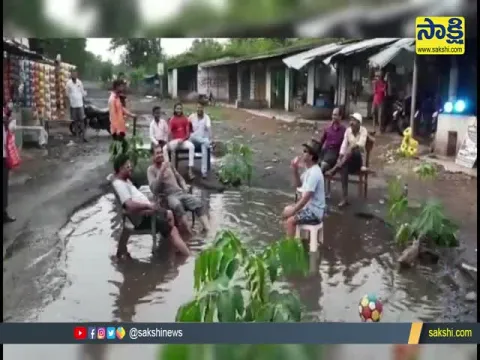 Tired of pothole problems : Innovative Protests On Road Video Goes Viral