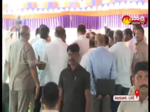 AP CM YS Jagan Visited The Family of MLA Kolusu Parthasarathy