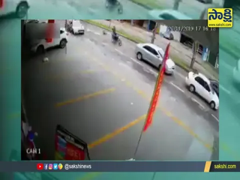 Young Boy Hits a Car With Bike Video Goes Viral