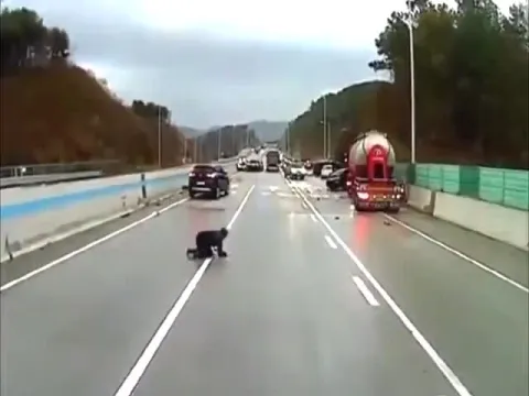 Single Man Causes Several Car Crashes At Busy Road Video Goes Viral