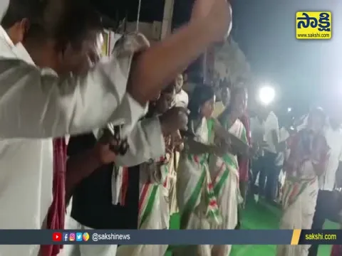 Congress Leader V Hanumantha Rao Dance At Adilabad