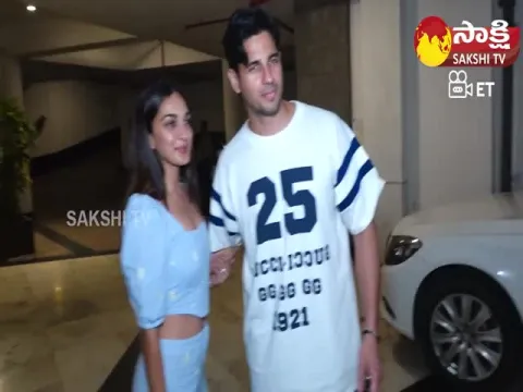 Actress Kiara Advani Shopping With Husband Sidharth Malhotra