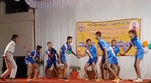Viral Video School Students Kabaddi Dance 