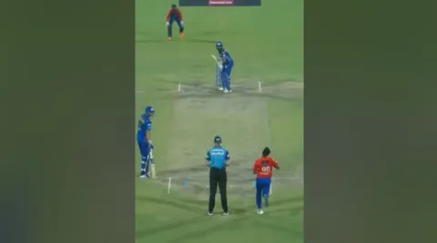 Abishek Porels Onehanded Stunner Sends Rohit Sharma