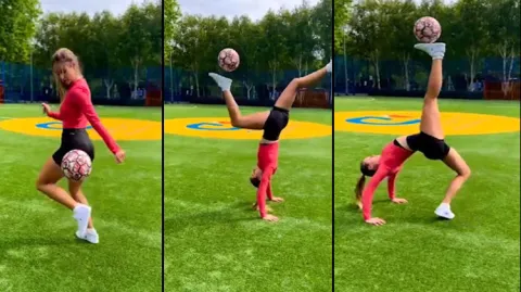 Viral Video Girl Playing Football Mindblowing Performance 
