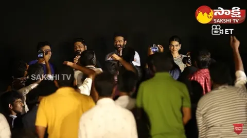 Prabhas Hilarious Fun With Fans At Adipurush Trailer Launch Event