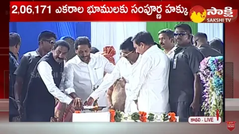 CM Jagan Dynamic Entry At Kavali Public Meeting