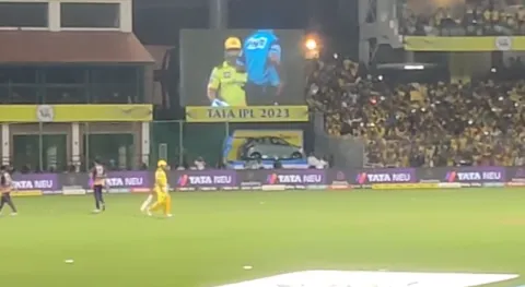 MS Dhoni Entry In Stadium