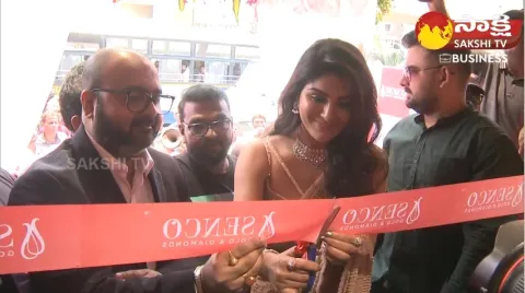 Heroine Samyuktha Menon Inagurated Senco Gold And Diamond Jewellery Shop