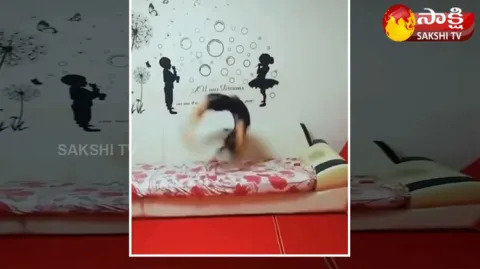 Garam Garam Varthalu Jumping Girl Viral Video 