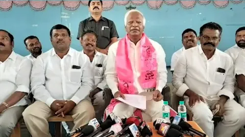 BRS Leader Kadiyam Srihari Abou Sarpanch Navya Issue