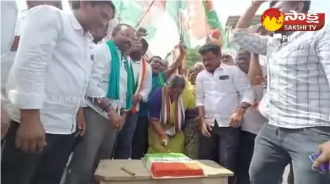MLA Seethakka Celebrated On Congress Win In Karnataka 