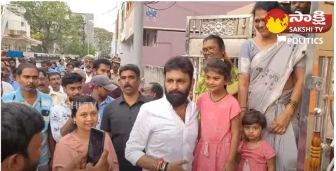 Kodali Nani Making Hilarious Fun With Children 