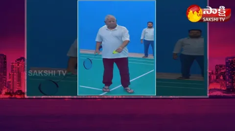 Lalu Prasad Yadav Plays Badminton After Surgery 