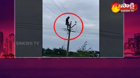 Power Linemen Done His Duty Even Heavy Floods