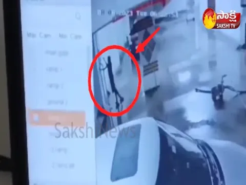  Gangabhavani Electrocuted Operating Borewell Machine In Kukatpally - Sakshi