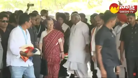 Sonia Gandhi Arrives Hyderabad