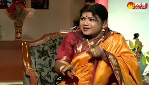 Singer Lr Eswari About Her Work Experience 