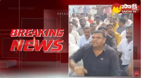 TDP leader Bojjala Sudhir Reddy Rowdyism In Front Of Police Station