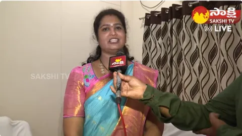 YSRCP Women Leaders Fires On Bandaru Satyanarayana