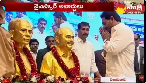 CM Jagan pays Tribute to Sri Potti Sriramulu and YS Rajasekhara Reddy