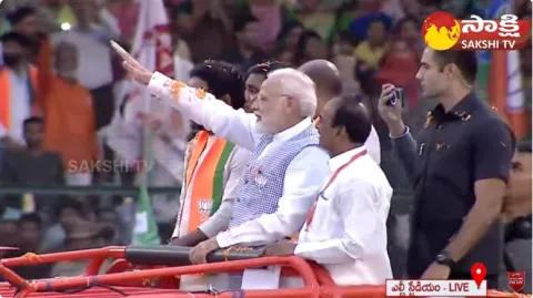 PM Narendra Modi Grand Entry At LB Stadium